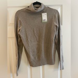 NWT H&M turtleneck